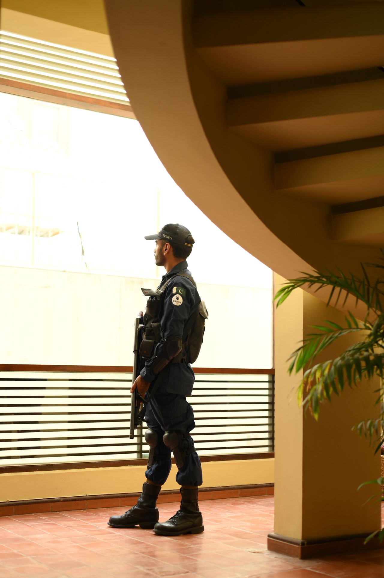 Uniformed Security Guards vs. Executive Protection: Choosing the Right Service for Your Southern California Business